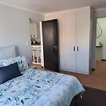 Be\'Landre Courtyard Cottage