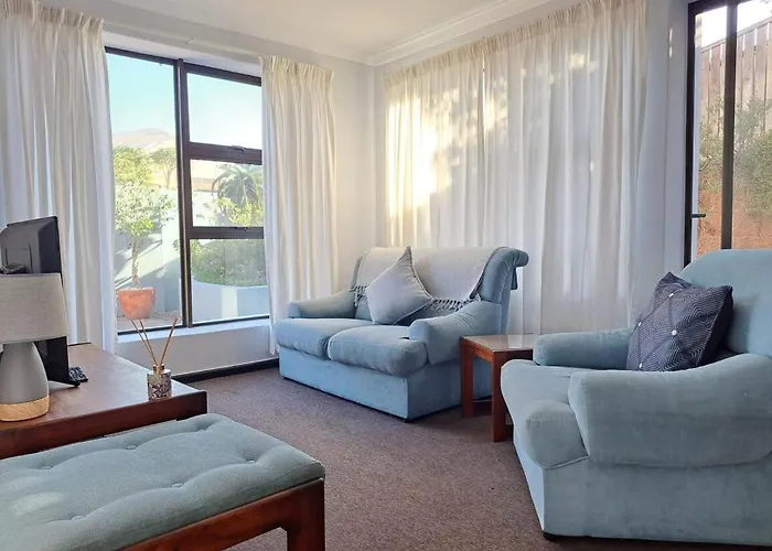Be\'Landre Courtyard Cottage